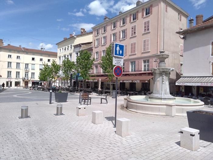 Bourgoin-Jallieu - Immobilier - CENTURY 21 Immobilier Batigimm - Entrée de l'espace piétonnier de Bourgoin
