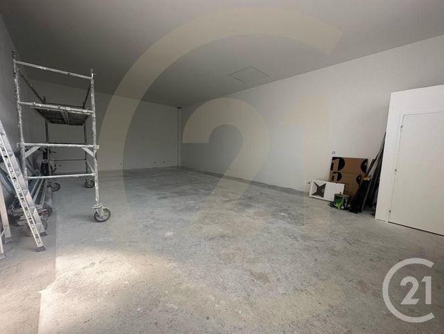 commerce à louer - 65.0 m2 - MEYZIEU - 69 - RHONE-ALPES - Century 21 Immobilier Batigimm