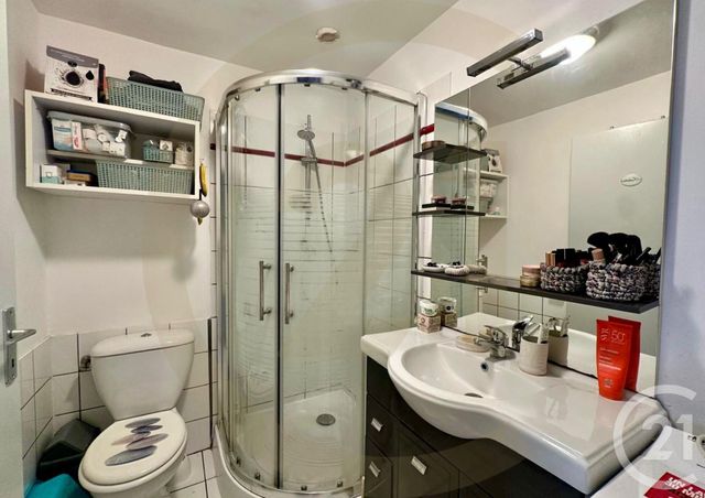 Afficher la photo en grand Appartement T2 à vendre - 2 pièces - 76.76 m2 - BOURGOIN JALLIEU - 38 - RHONE-ALPES - Century 21 Immobilier Batigimm