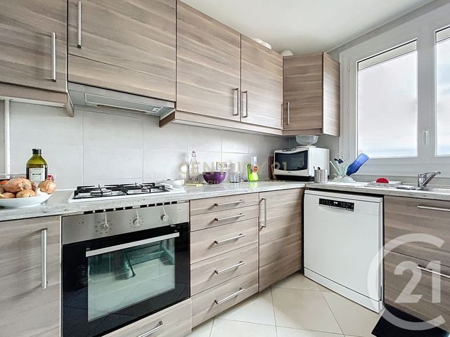 Appartement à vendre - 4 pièces - 67.88 m2 - BOURGOIN JALLIEU - 38 - RHONE-ALPES - Century 21 Immobilier Batigimm