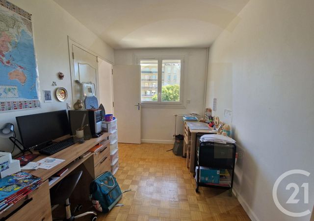 Afficher la photo en grand Appartement à vendre - 4 pièces - 67.88 m2 - BOURGOIN JALLIEU - 38 - RHONE-ALPES - Century 21 Immobilier Batigimm