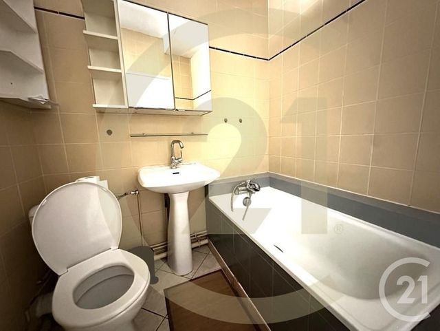 Appartement T3 à louer - 3 pièces - 58.6 m2 - BOURGOIN JALLIEU - 38 - RHONE-ALPES - Century 21 Immobilier Batigimm