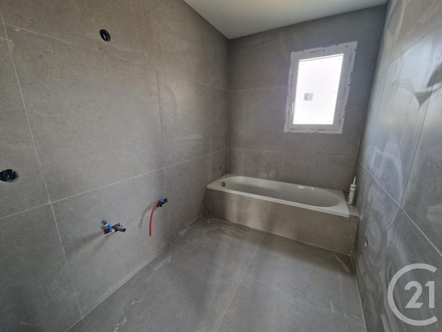 Afficher la photo en grand maison à vendre - 4 pièces - 103.2 m2 - L ISLE D ABEAU - 38 - RHONE-ALPES - Century 21 Immobilier Batigimm