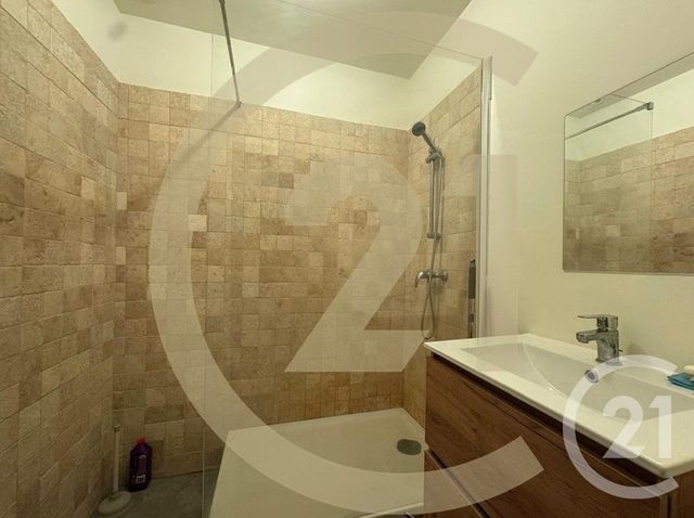 Appartement F1 à louer - 1 pièce - 20.0 m2 - BOURGOIN JALLIEU - 38 - RHONE-ALPES - Century 21 Immobilier Batigimm