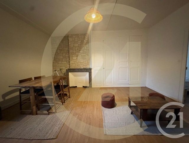 Appartement F1 à louer - 1 pièce - 20.0 m2 - BOURGOIN JALLIEU - 38 - RHONE-ALPES - Century 21 Immobilier Batigimm