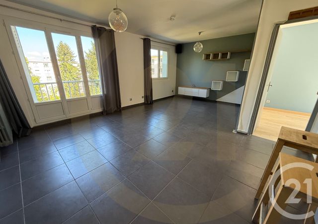 Afficher la photo en grand Appartement F3 à vendre - 3 pièces - 62.88 m2 - BOURGOIN JALLIEU - 38 - RHONE-ALPES - Century 21 Immobilier Batigimm