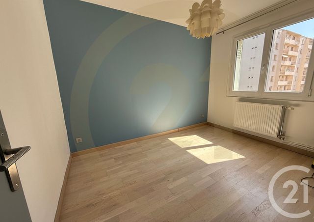 Afficher la photo en grand Appartement F3 à vendre - 3 pièces - 62.88 m2 - BOURGOIN JALLIEU - 38 - RHONE-ALPES - Century 21 Immobilier Batigimm