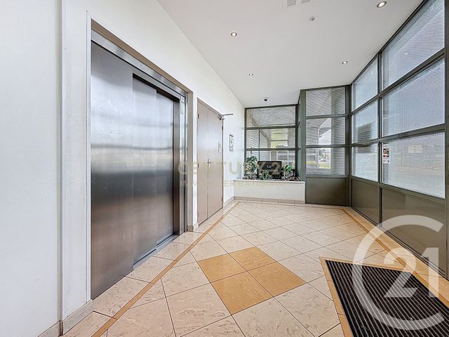 Appartement T3 à vendre - 3 pièces - 58.84 m2 - LA VERPILLIERE - 38 - RHONE-ALPES - Century 21 Immobilier Batigimm