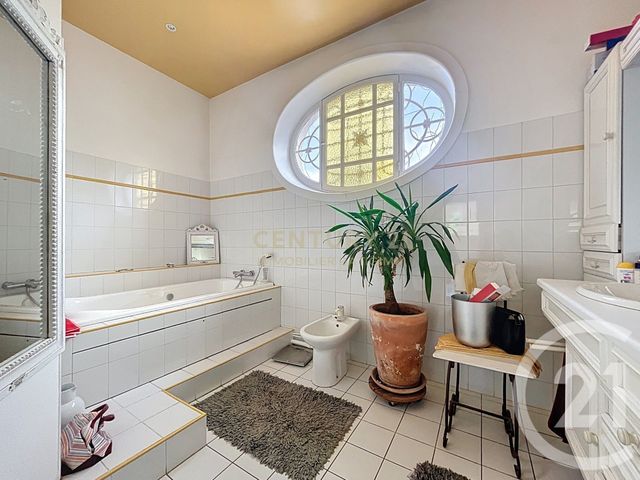 maison à vendre - 7 pièces - 220.62 m2 - BOURGOIN JALLIEU - 38 - RHONE-ALPES - Century 21 Immobilier Batigimm