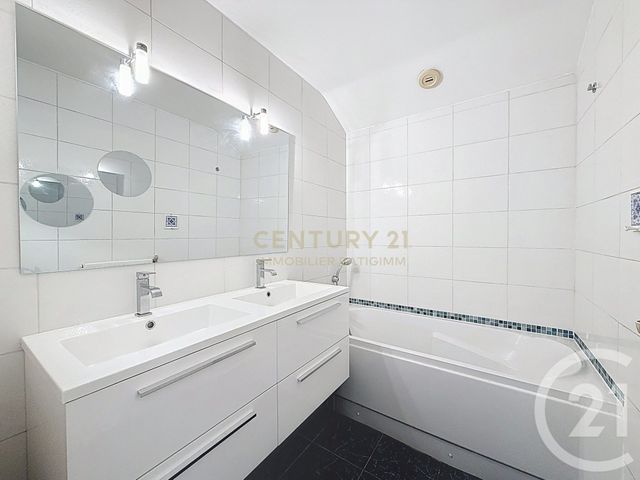 maison à vendre - 6 pièces - 193.0 m2 - BOURGOIN JALLIEU - 38 - RHONE-ALPES - Century 21 Immobilier Batigimm