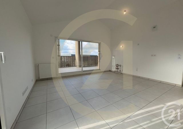 Appartement T2 à louer - 2 pièces - 50.95 m2 - GENAS - 69 - RHONE-ALPES - Century 21 Immobilier Batigimm