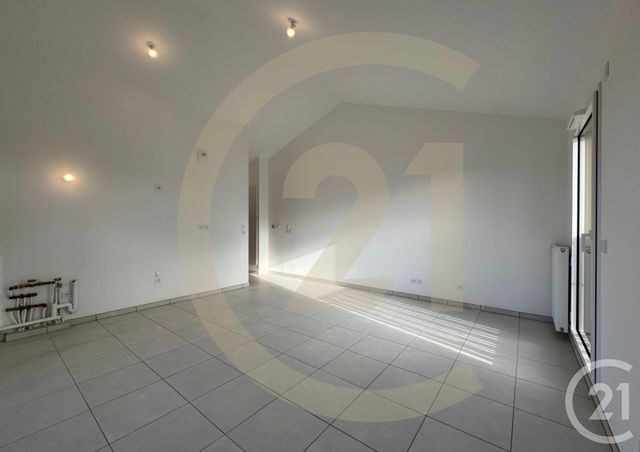 Appartement T2 à louer - 2 pièces - 50.95 m2 - GENAS - 69 - RHONE-ALPES - Century 21 Immobilier Batigimm