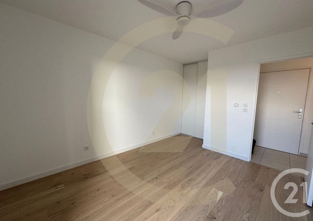 Appartement T2 à louer - 2 pièces - 50.95 m2 - GENAS - 69 - RHONE-ALPES - Century 21 Immobilier Batigimm