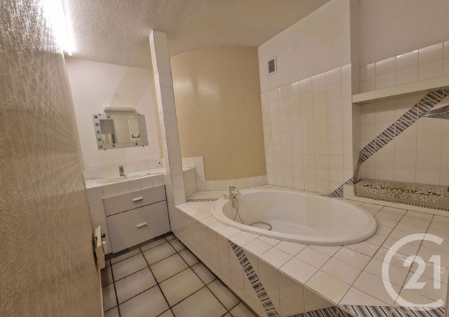 Appartement à vendre - 4 pièces - 103.57 m2 - BOURGOIN JALLIEU - 38 - RHONE-ALPES - Century 21 Immobilier Batigimm