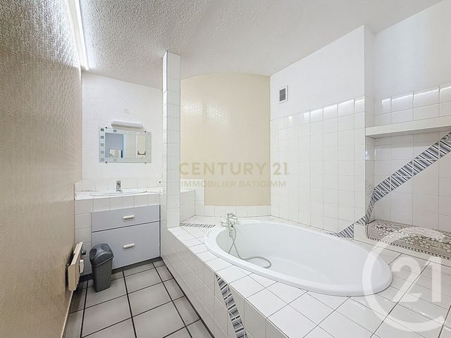 Appartement à vendre - 4 pièces - 103.86 m2 - BOURGOIN JALLIEU - 38 - RHONE-ALPES - Century 21 Immobilier Batigimm