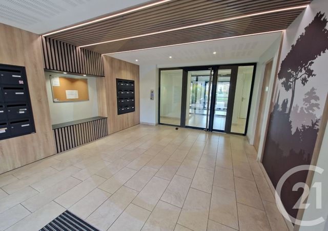 Appartement T2 à vendre - 2 pièces - 43.57 m2 - BOURGOIN JALLIEU - 38 - RHONE-ALPES - Century 21 Immobilier Batigimm