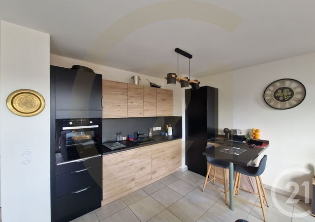 Appartement T2 à vendre - 2 pièces - 43.57 m2 - BOURGOIN JALLIEU - 38 - RHONE-ALPES - Century 21 Immobilier Batigimm