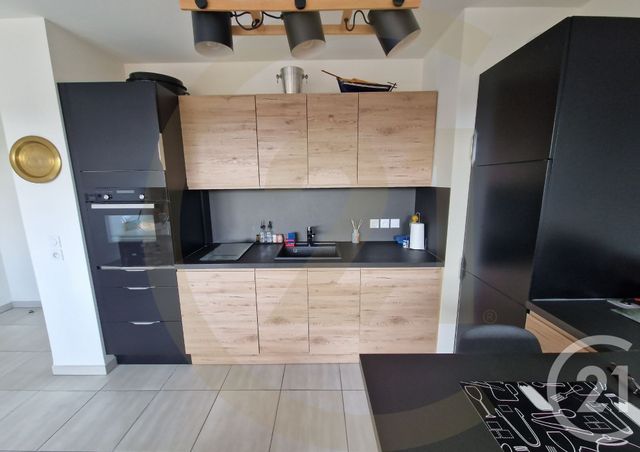 Appartement T2 à vendre - 2 pièces - 43.57 m2 - BOURGOIN JALLIEU - 38 - RHONE-ALPES - Century 21 Immobilier Batigimm