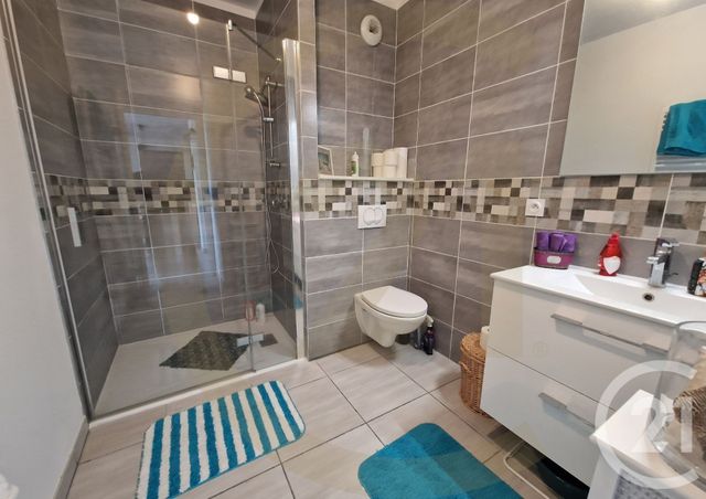 Appartement T2 à vendre - 2 pièces - 43.57 m2 - BOURGOIN JALLIEU - 38 - RHONE-ALPES - Century 21 Immobilier Batigimm