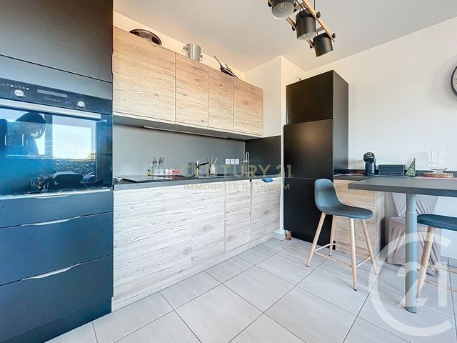 Appartement T2 à vendre - 2 pièces - 43.57 m2 - BOURGOIN JALLIEU - 38 - RHONE-ALPES - Century 21 Immobilier Batigimm