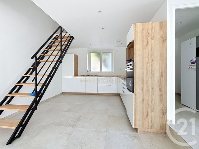 maison à vendre - 4 pièces - 111.8 m2 - BOURGOIN JALLIEU - 38 - RHONE-ALPES - Century 21 Immobilier Batigimm