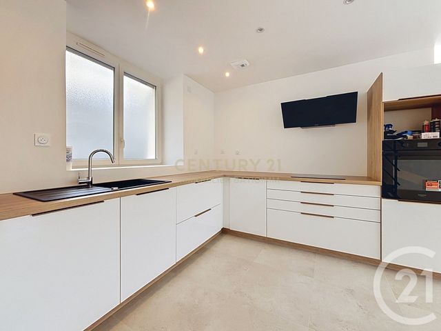 maison à vendre - 4 pièces - 111.8 m2 - BOURGOIN JALLIEU - 38 - RHONE-ALPES - Century 21 Immobilier Batigimm