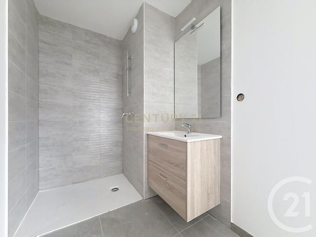 Appartement à vendre - 3 pièces - 72.6 m2 - BOURGOIN JALLIEU - 38 - RHONE-ALPES - Century 21 Immobilier Batigimm