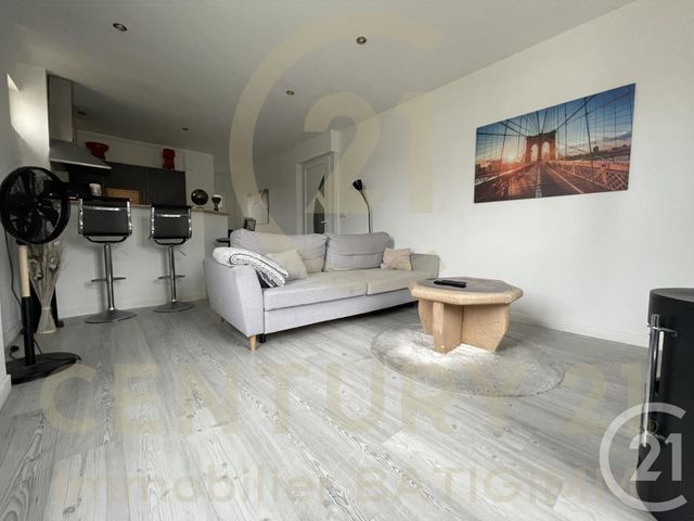 Appartement à louer - 2 pièces - 42.5 m2 - BOURGOIN JALLIEU - 38 - RHONE-ALPES - Century 21 Immobilier Batigimm