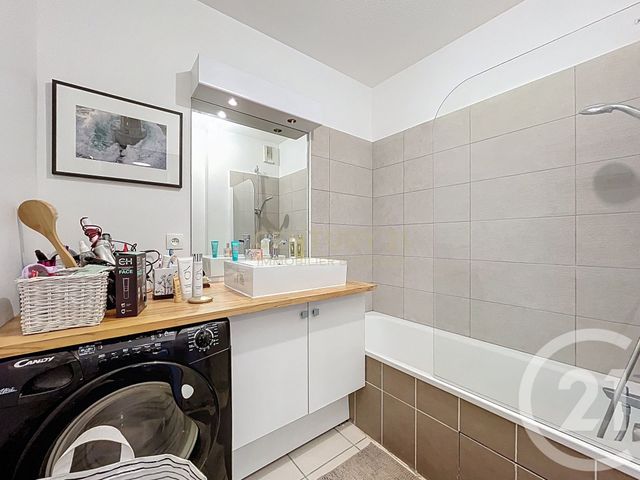 Appartement T3 à vendre - 3 pièces - 59.35 m2 - BOURGOIN JALLIEU - 38 - RHONE-ALPES - Century 21 Immobilier Batigimm