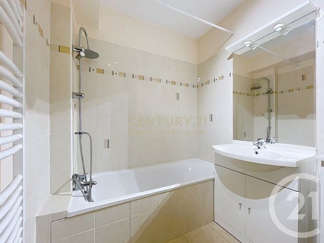 Appartement T2 à vendre - 2 pièces - 53.16 m2 - BOURGOIN JALLIEU - 38 - RHONE-ALPES - Century 21 Immobilier Batigimm