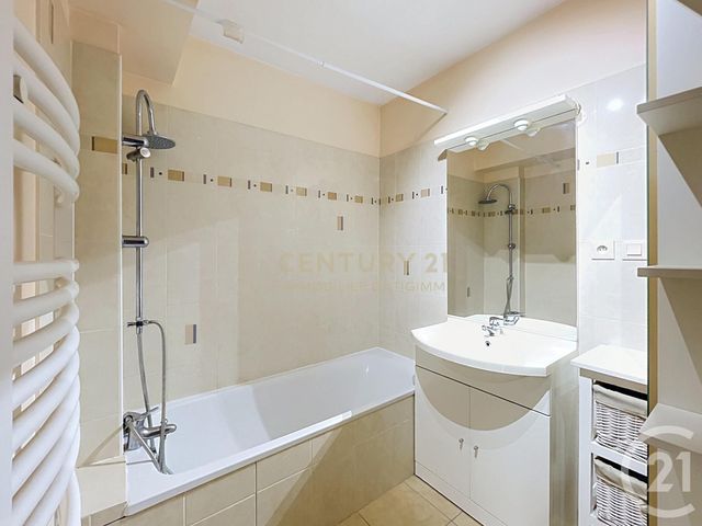 Appartement T2 à vendre - 2 pièces - 53.16 m2 - BOURGOIN JALLIEU - 38 - RHONE-ALPES - Century 21 Immobilier Batigimm