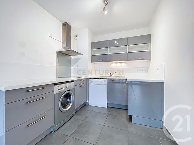 Appartement T2 à vendre - 2 pièces - 44.14 m2 - BOURGOIN JALLIEU - 38 - RHONE-ALPES - Century 21 Immobilier Batigimm