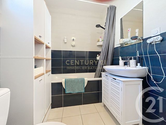 maison à louer - 4 pièces - 100.0 m2 - BOURGOIN JALLIEU - 38 - RHONE-ALPES - Century 21 Immobilier Batigimm