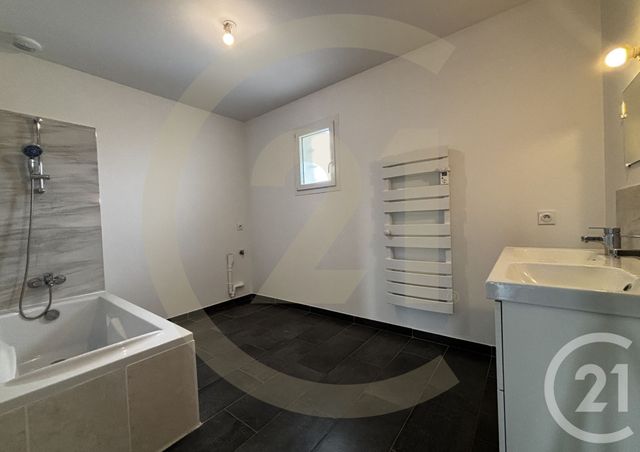 maison à louer - 4 pièces - 112.88 m2 - BOURGOIN JALLIEU - 38 - RHONE-ALPES - Century 21 Immobilier Batigimm