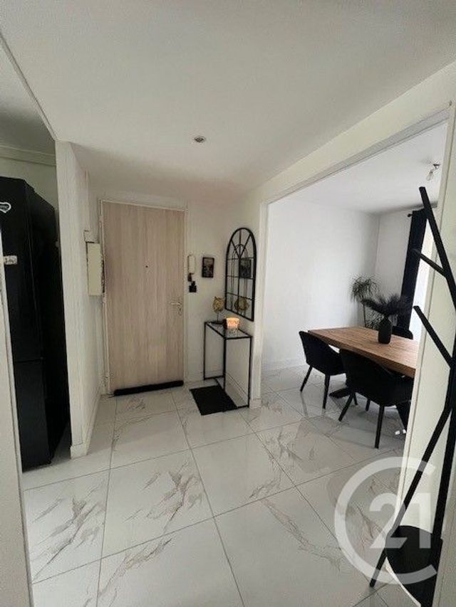 Appartement T3 à vendre - 4 pièces - 67.5 m2 - BOURGOIN JALLIEU - 38 - RHONE-ALPES - Century 21 Immobilier Batigimm