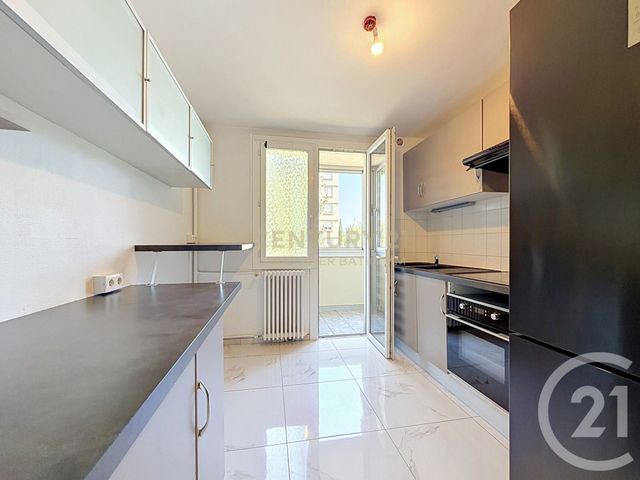 Appartement T3 à vendre - 4 pièces - 67.5 m2 - BOURGOIN JALLIEU - 38 - RHONE-ALPES - Century 21 Immobilier Batigimm
