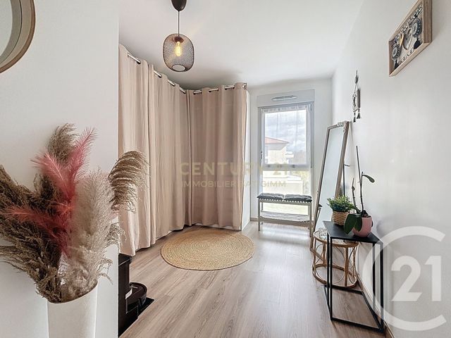 Appartement T3 à vendre - 3 pièces - 62.0 m2 - L ISLE D ABEAU - 38 - RHONE-ALPES - Century 21 Immobilier Batigimm