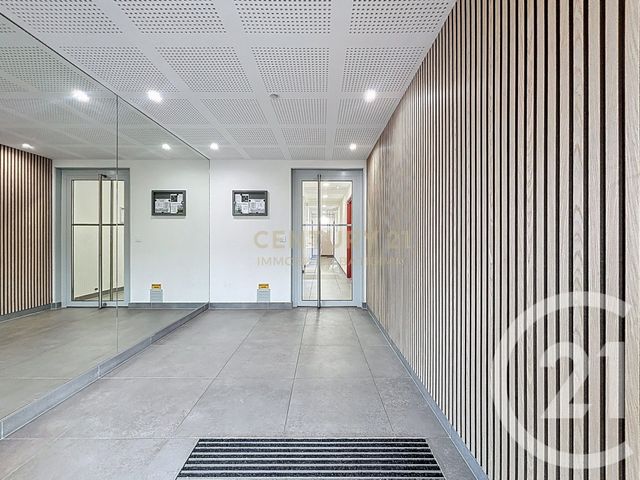 Appartement T3 à vendre - 3 pièces - 62.0 m2 - L ISLE D ABEAU - 38 - RHONE-ALPES - Century 21 Immobilier Batigimm