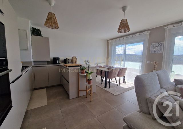 Appartement T3 à vendre - 3 pièces - 62.0 m2 - L ISLE D ABEAU - 38 - RHONE-ALPES - Century 21 Immobilier Batigimm