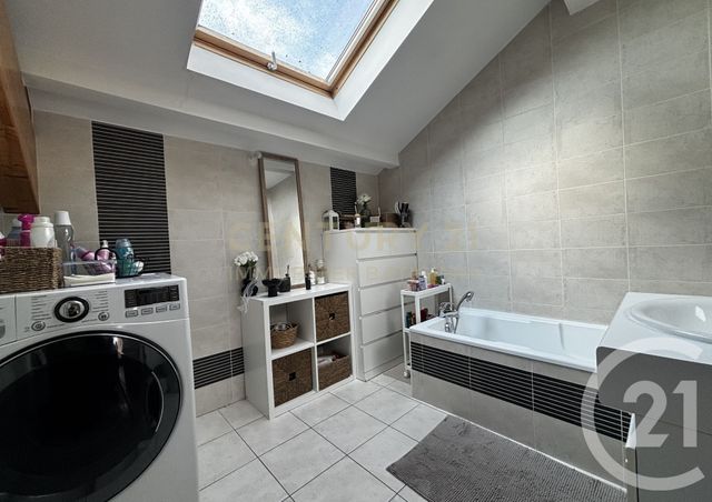 Appartement T3 à vendre - 3 pièces - 86.42 m2 - BOURGOIN JALLIEU - 38 - RHONE-ALPES - Century 21 Immobilier Batigimm