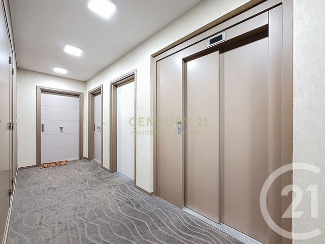 Appartement T2 à vendre - 2 pièces - 42.75 m2 - L ISLE D ABEAU - 38 - RHONE-ALPES - Century 21 Immobilier Batigimm