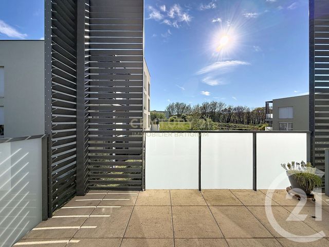 Appartement T2 à vendre - 2 pièces - 42.75 m2 - L ISLE D ABEAU - 38 - RHONE-ALPES - Century 21 Immobilier Batigimm