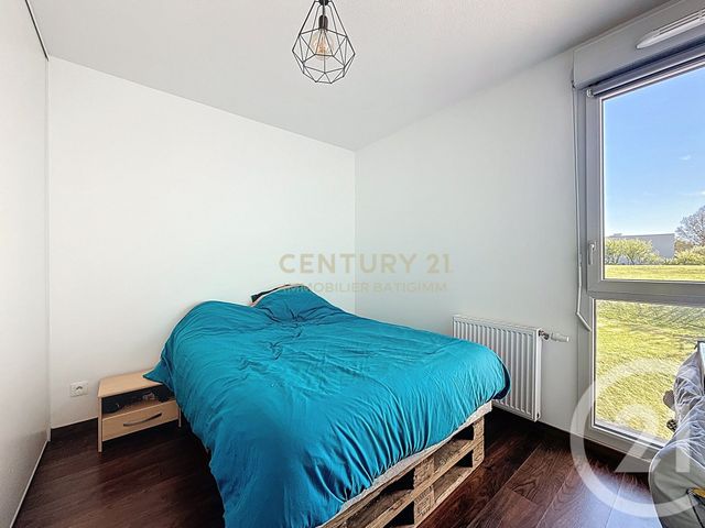 Appartement T2 à vendre - 2 pièces - 42.75 m2 - L ISLE D ABEAU - 38 - RHONE-ALPES - Century 21 Immobilier Batigimm