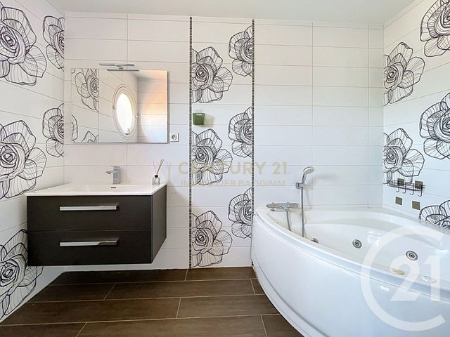 maison à vendre - 6 pièces - 179.5 m2 - ST CLAIR DE LA TOUR - 38 - RHONE-ALPES - Century 21 Immobilier Batigimm