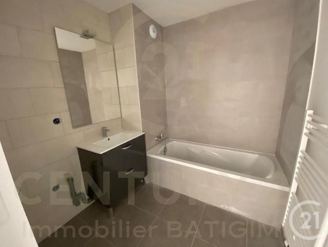 Appartement F3 à vendre - 3 pièces - 64.44 m2 - BOURGOIN JALLIEU - 38 - RHONE-ALPES - Century 21 Immobilier Batigimm