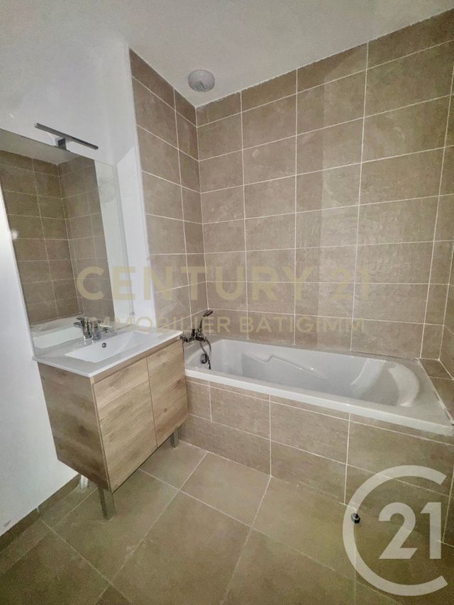 maison à louer - 3 pièces - 67.25 m2 - LA VERPILLIERE - 38 - RHONE-ALPES - Century 21 Immobilier Batigimm