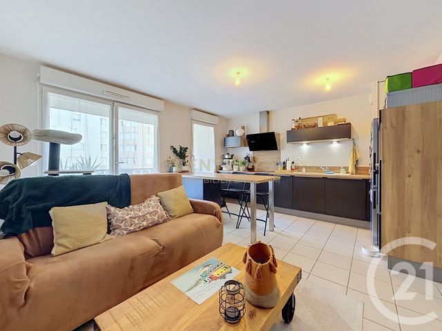 Appartement à louer - 2 pièces - 42.21 m2 - BOURGOIN JALLIEU - 38 - RHONE-ALPES - Century 21 Immobilier Batigimm