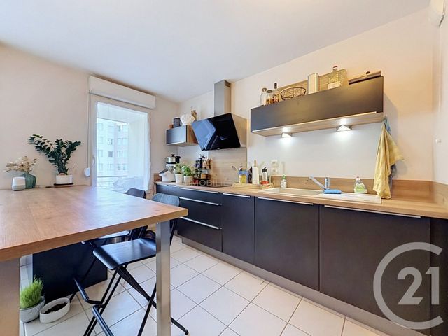 Appartement à louer - 2 pièces - 42.21 m2 - BOURGOIN JALLIEU - 38 - RHONE-ALPES - Century 21 Immobilier Batigimm