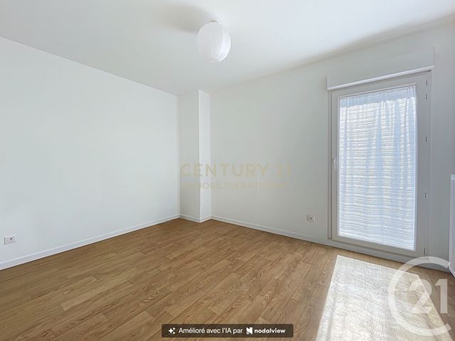 Appartement T4 à vendre - 4 pièces - 76.34 m2 - L ISLE D ABEAU - 38 - RHONE-ALPES - Century 21 Immobilier Batigimm