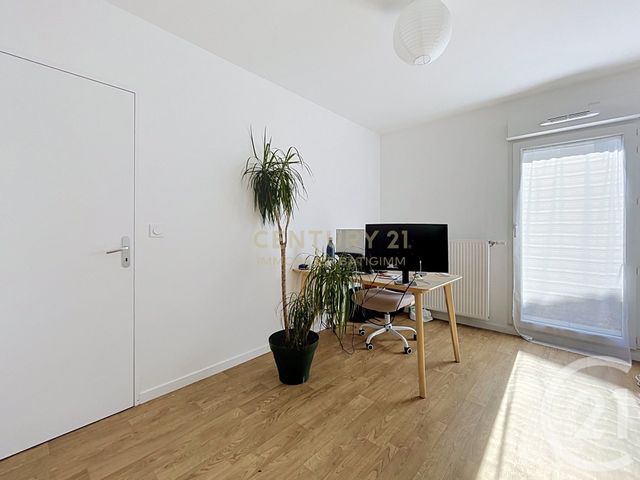 Appartement T4 à vendre - 4 pièces - 76.34 m2 - L ISLE D ABEAU - 38 - RHONE-ALPES - Century 21 Immobilier Batigimm